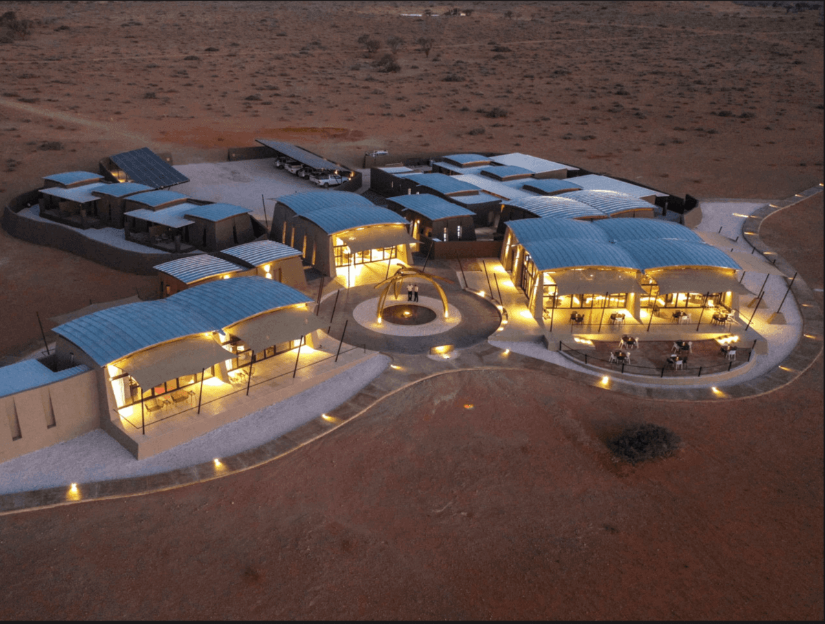 The Desert Grace – Where Pink Elegance Meets Desert Solitude